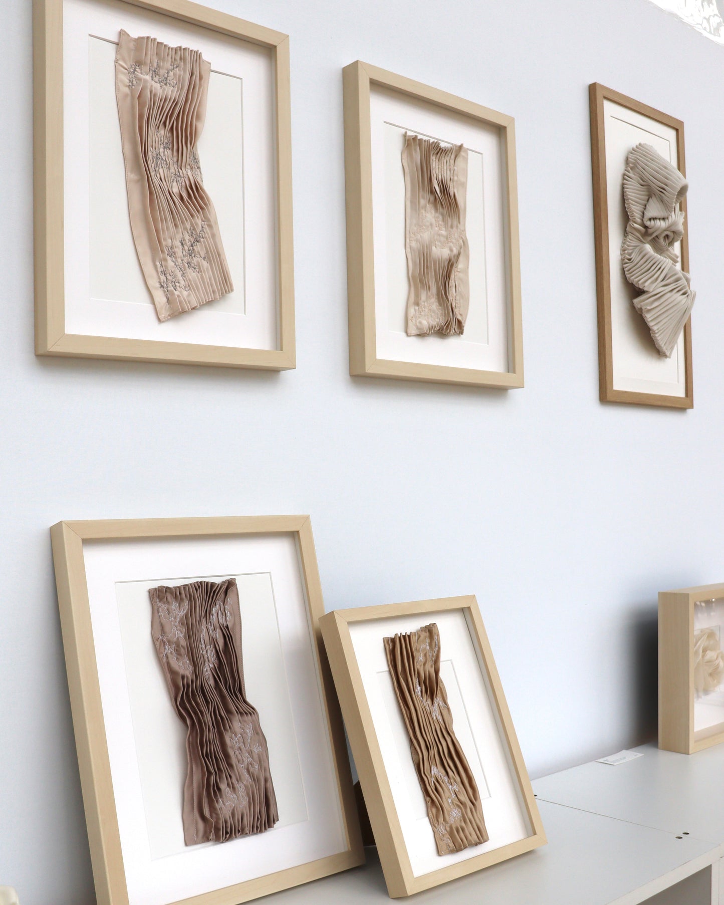 Tableau textile plis cousus Oscillations