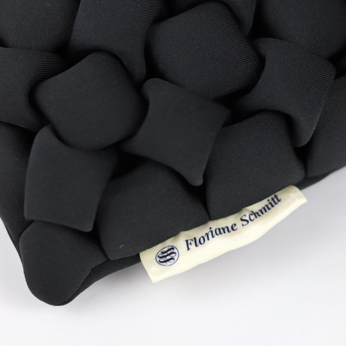 Le Petit Coussin Néosmock - Noir - Flo Home Delight