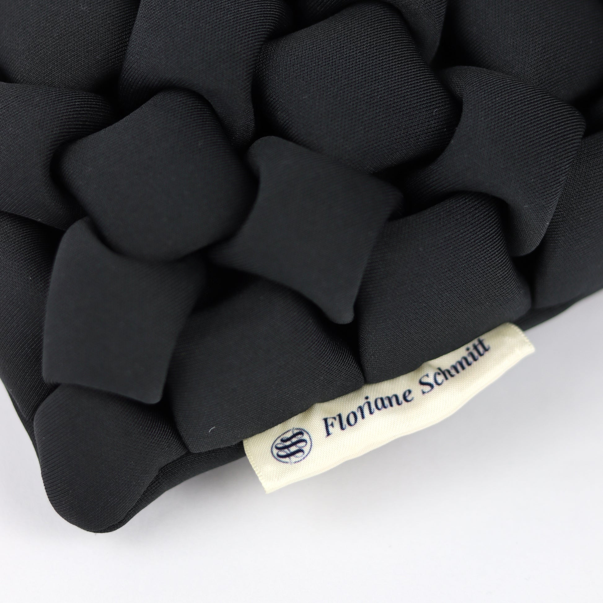 Le Petit Coussin Néosmock - Noir - Flo Home Delight