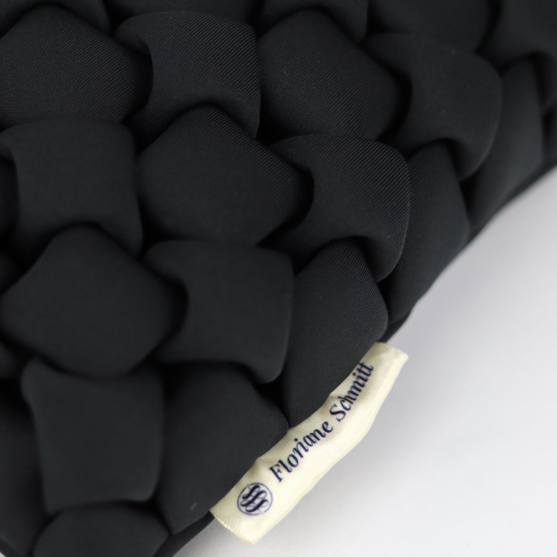 Le Petit Coussin Néosmock - Noir - Flo Home Delight