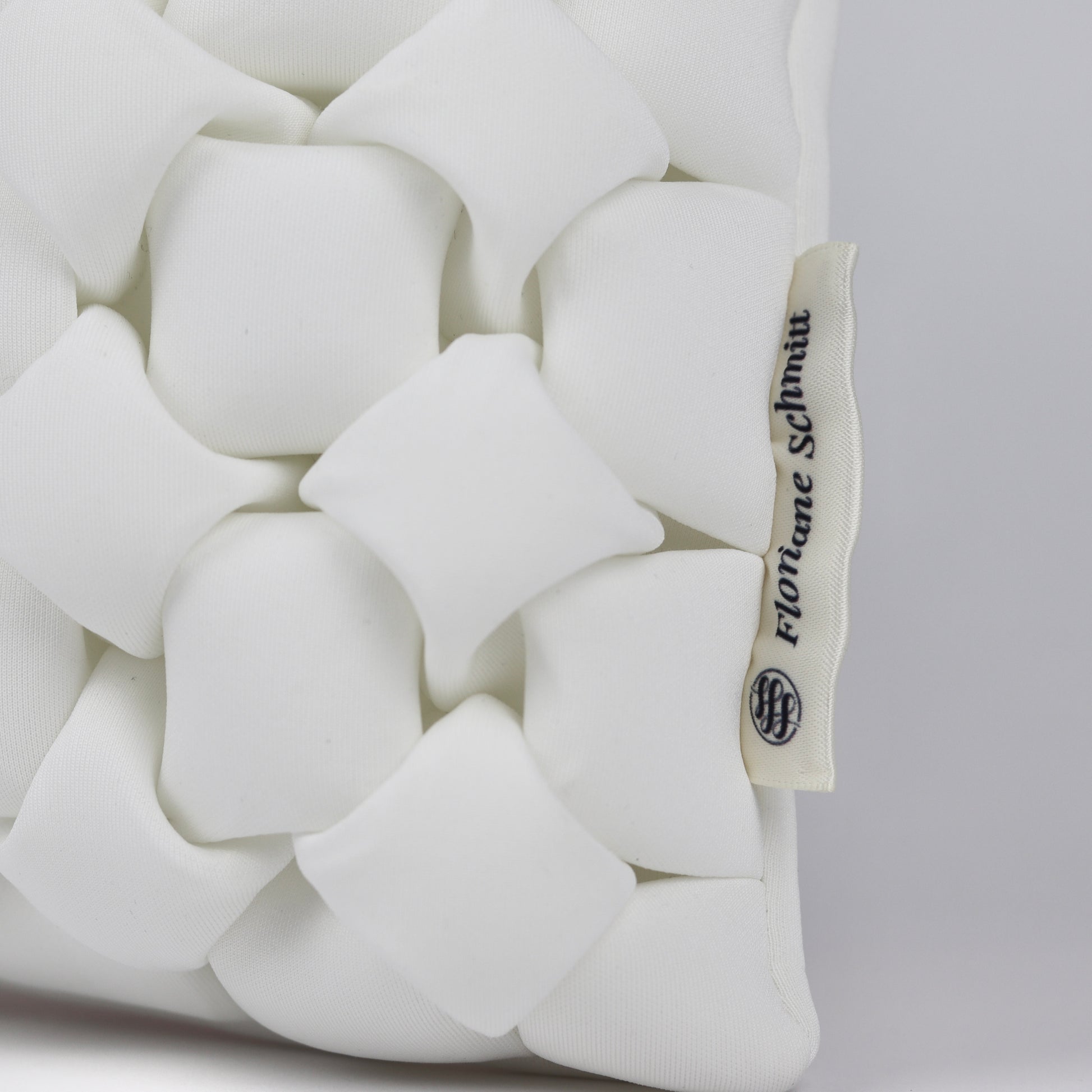 Le Petit Coussin Néosmock - Blanc - Flo Home Delight