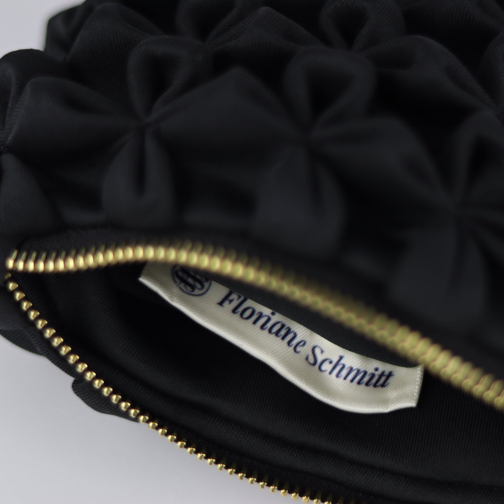 La Pochette Néosmock Inversée - Noir - Flo Home Delight