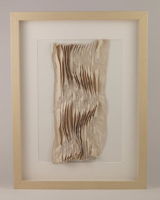 Tableau textile plis cousus Oscillations champagne