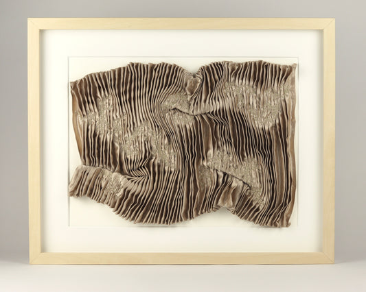 Tableau textile plis cousus Oscillations or