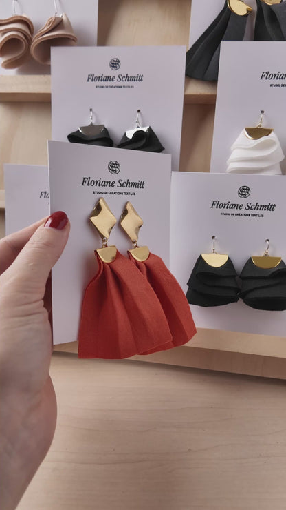 Boucles d’oreilles - Plis en néoprène, légères, 4 couleurs, apprêt doré ou argenté